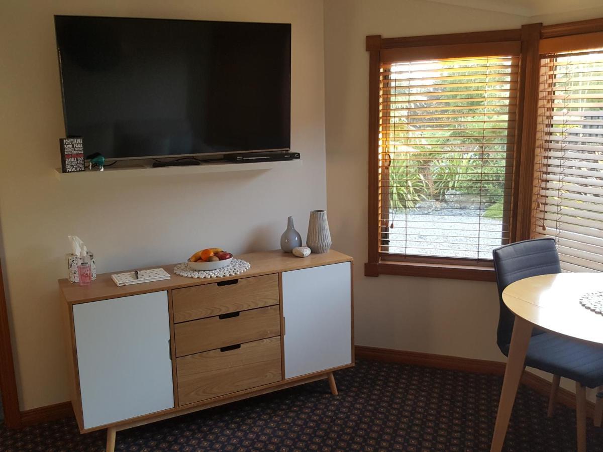 Above The River Karapiro Bed & Breakfast Extérieur photo