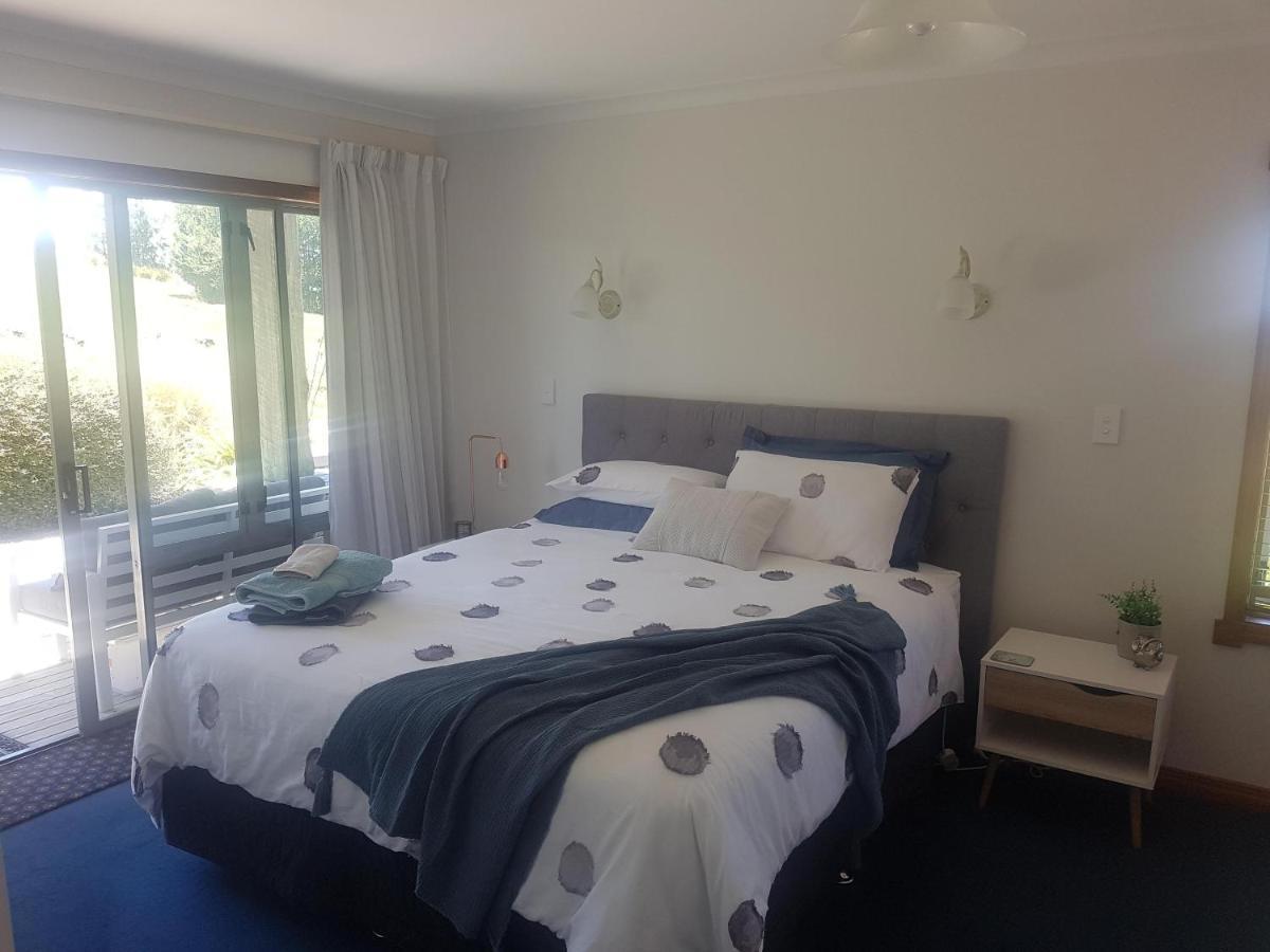 Above The River Karapiro Bed & Breakfast Extérieur photo