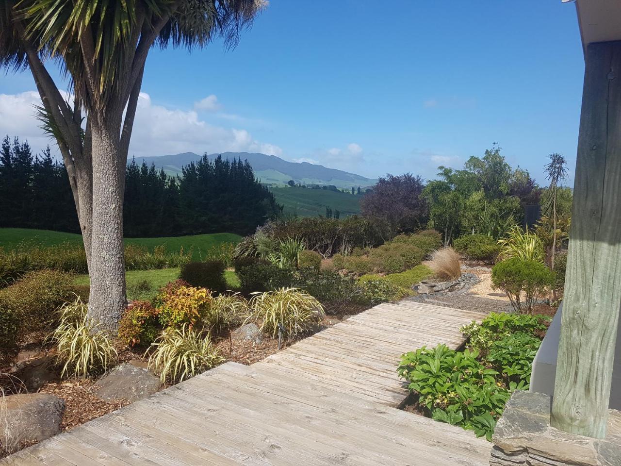 Above The River Karapiro Bed & Breakfast Extérieur photo