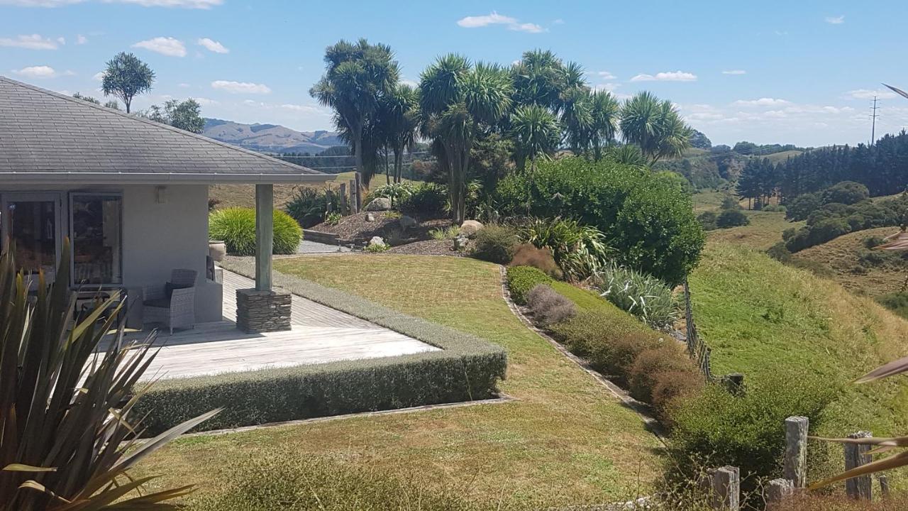 Above The River Karapiro Bed & Breakfast Extérieur photo