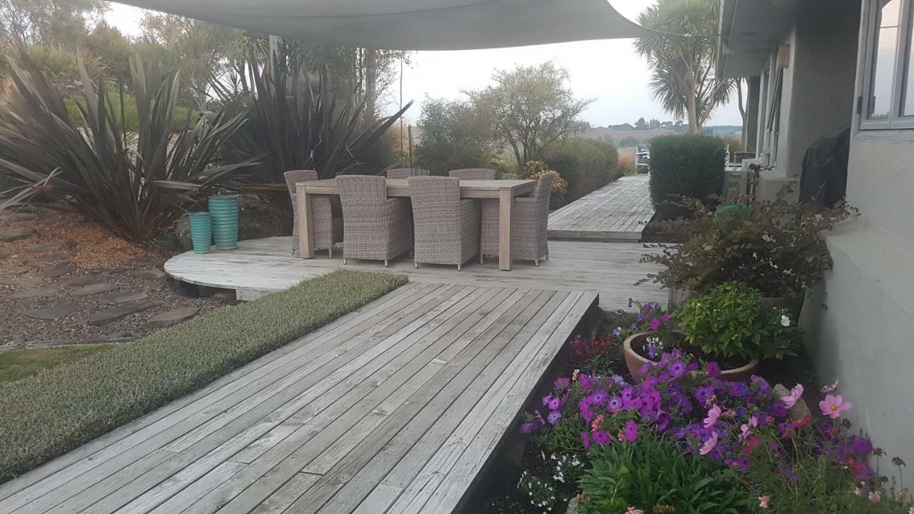 Above The River Karapiro Bed & Breakfast Extérieur photo
